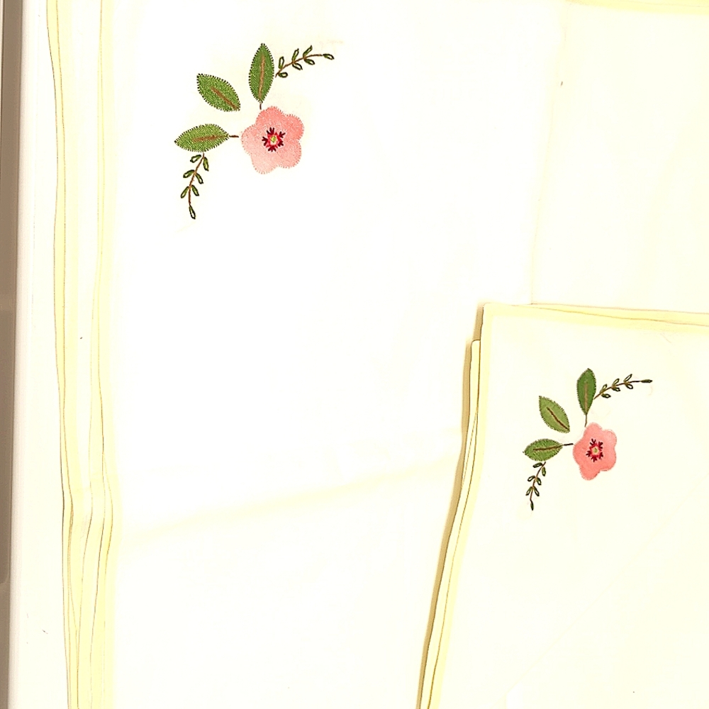 Dinner napkins, hand embroidered (8)